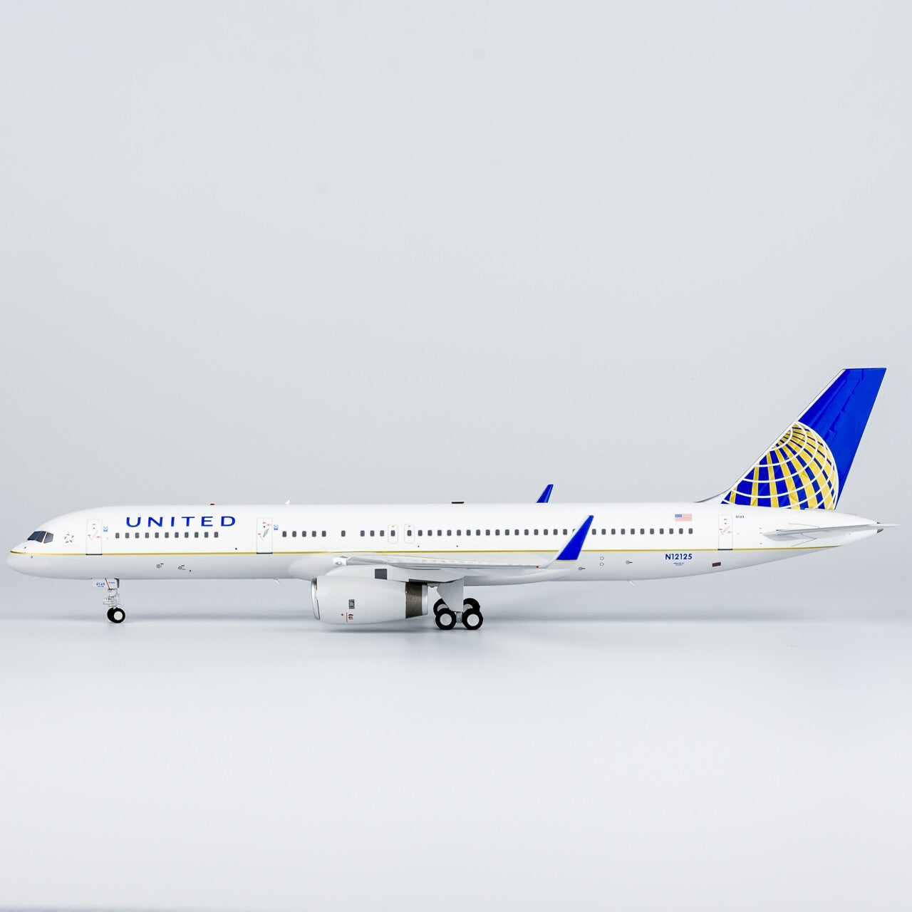 1:200 NG Models United Airlines Boeing 757-200/W N12125 Diecast Aircraft Model