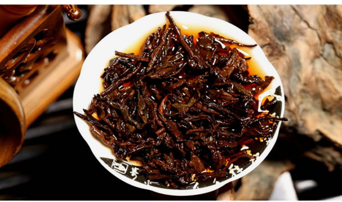 Yunnan Menghai The Older The More Fragrant357g Pu'er Tea Ripe Tea Qizi Cake Tea