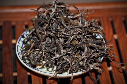 Chinese yunnan sheng puer tea - Bulang Shan Ancient Trees ( 300 y.o.), 2023 100g
