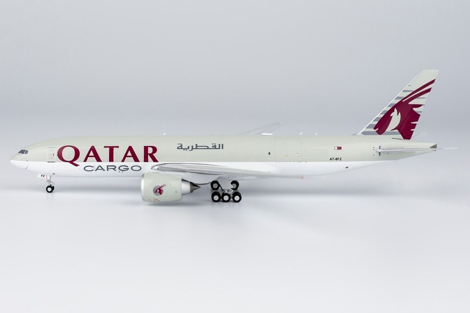 1:400 NG Model QATAR CARGO BOEING 777-200F Aircraft Diecast Plane Airplane Model