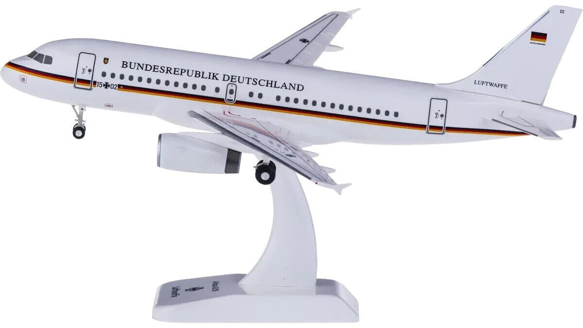 1:200 Hogan Luftwaffe AIRBUS A319 Passenger Airplane ABS Plastic Aircraft Model