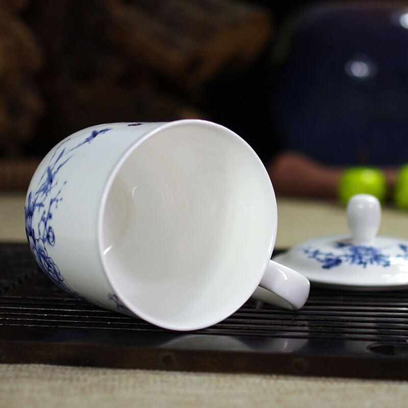 Jingdezhen Blue and White Bone Porcelain Cup Ceramic Tea Cup with Handle Lid