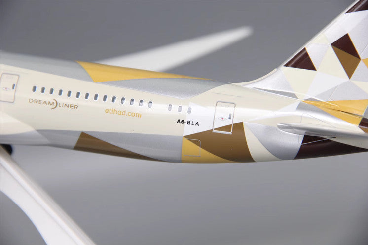 32CM 1:200 Risesoon Etihad Boeing 787-9 Passenger Airplane ABS Plastic Model