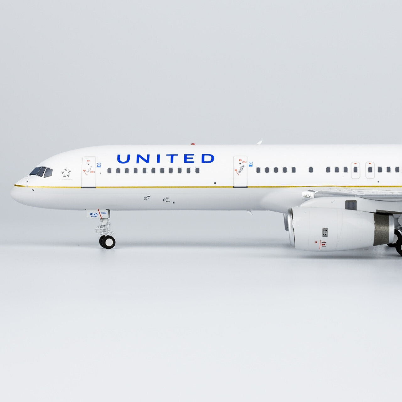 1:200 NG Models United Airlines Boeing 757-200/W N12125 Diecast Aircraft Model