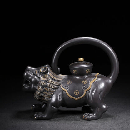 Chinese Yixing Zisha Clay Handmade Exquisite Teapot （雄狮 底款：陈鸣远）