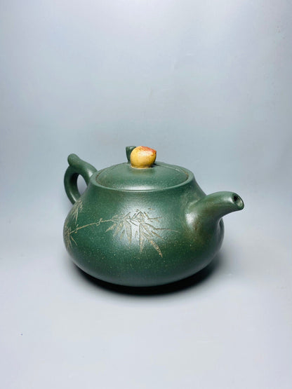 Chinese Yixing Zisha Clay Handmade Exquisite Teapot （桂林 底款：金鼎商标）