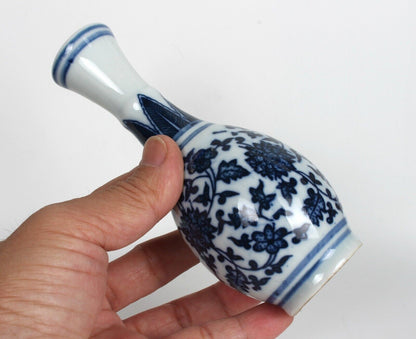 Chinese Antique Collected Blue and White Porcelain Handmade Flower Vase