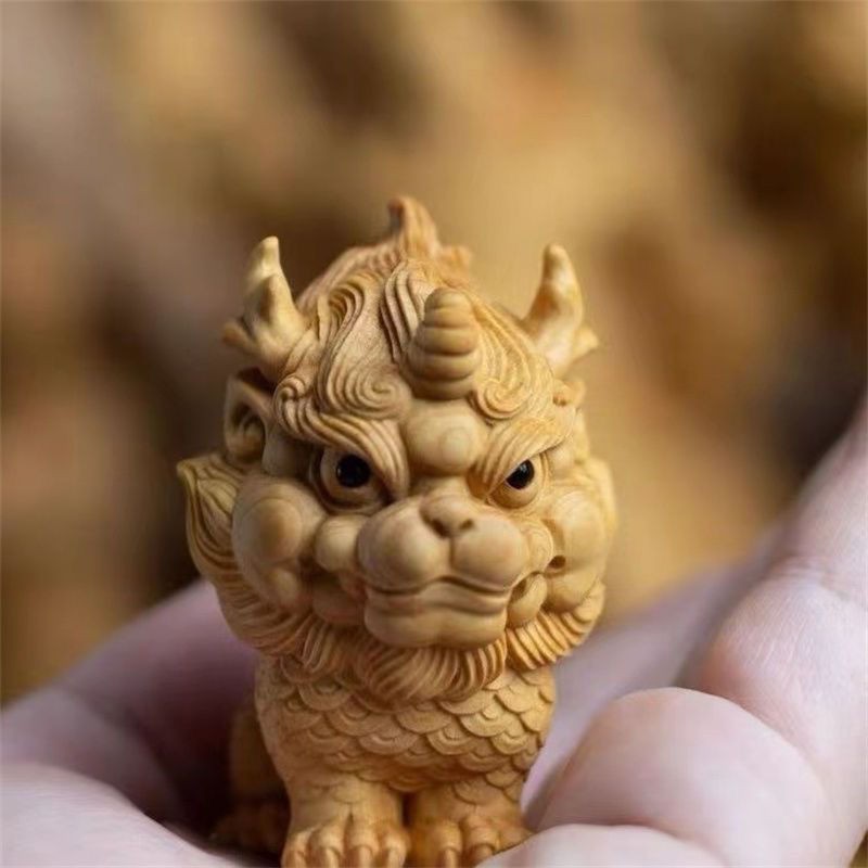 Kylin Thuja Wood Hand Piece Car Tea Table Decor Portable Wenwan Carved Craft