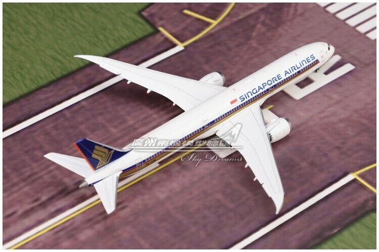 1:400 JC Wings SINGAPORE AIRLINES BOEING 787-10 Airplane Flap Down Diecast Model
