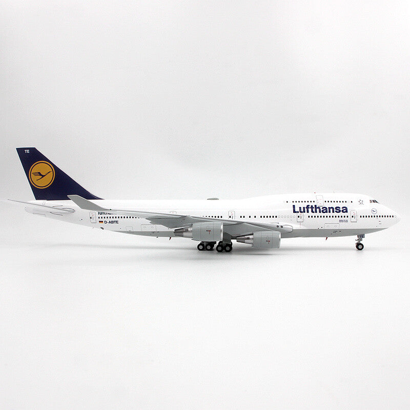 JC Wings LUFTHANSA FOR BOEING 747-400 D-ABTE 1:200 DIECAST plane Pre-built Model