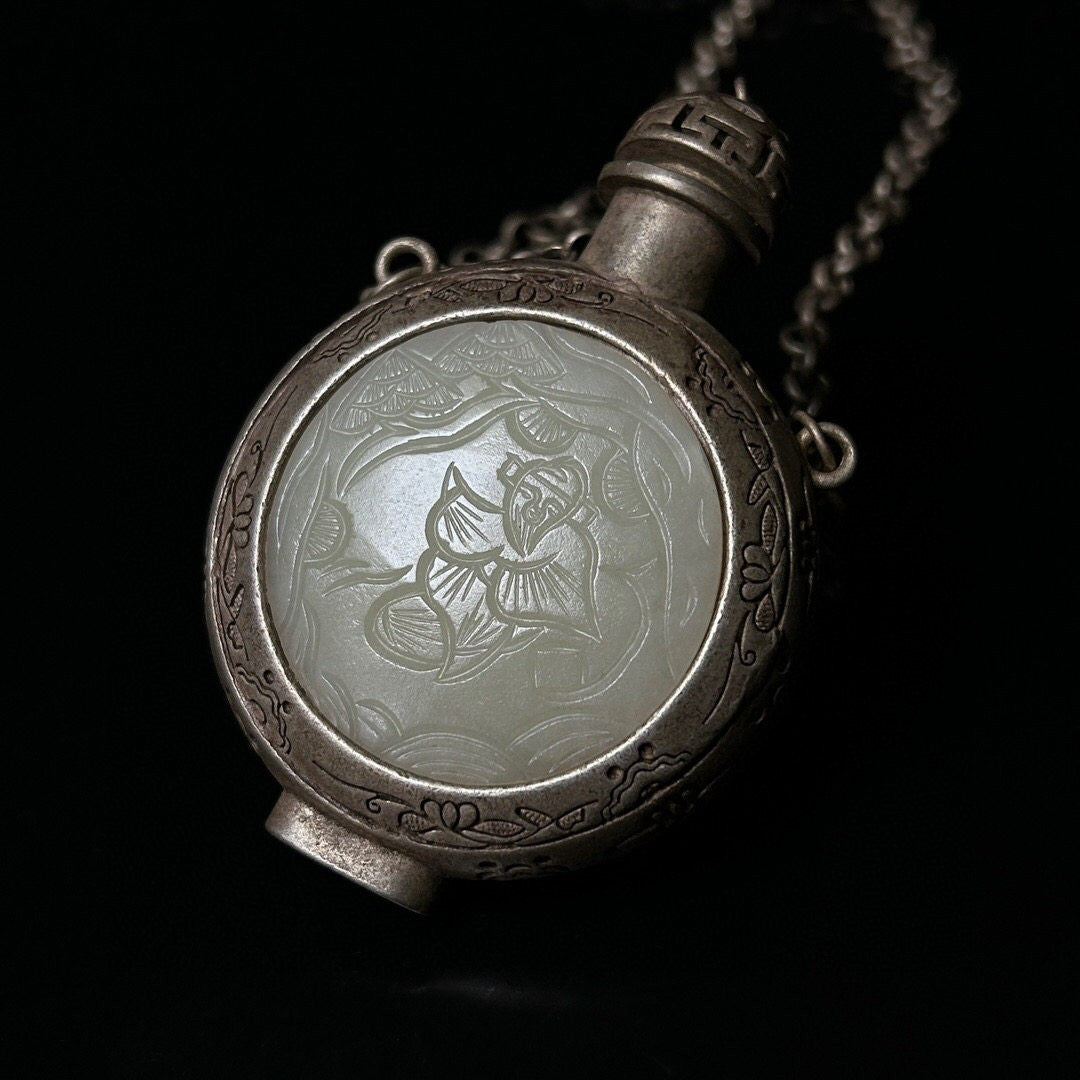 China Tibetan Silver Inlay Jade People Snuff Bottle Sachet Amulet Necklace