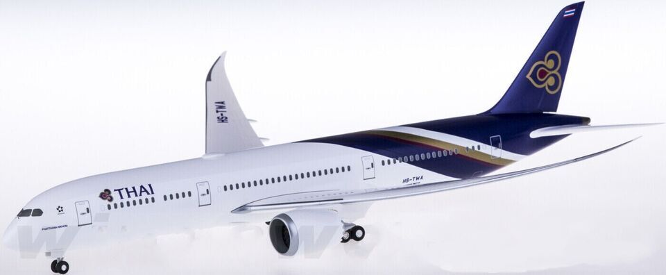 1:200 32CM Hogan THAI BOEING 787-9 Passenger Plane ABS Plastic Aircraft Model