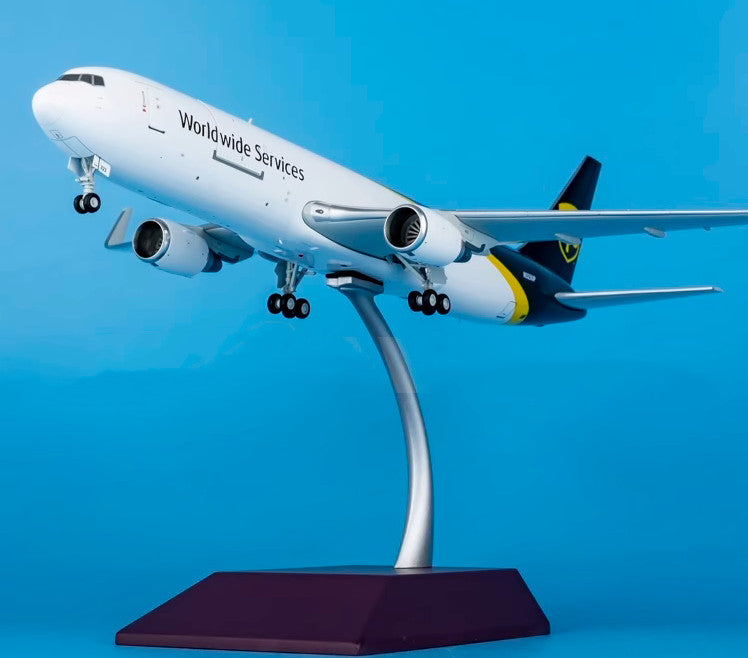 1:200 28CM GeminiJets UPS BOEING 767-300ERF Airfreighter Diecast Airplane Model