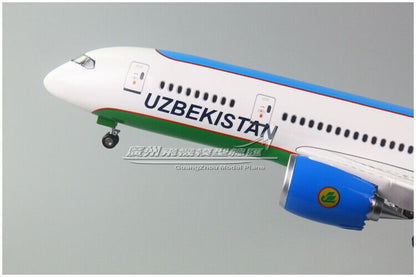 1:130 43CM UZBEKISTAN BOEING 787 Airplane Landing Gear Resin Aircraft Model
