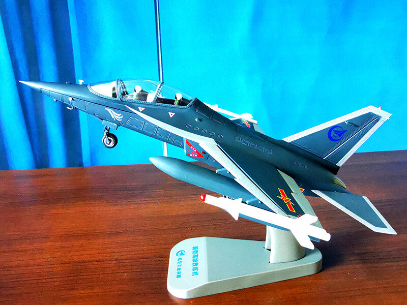 1:43 30CM AVIC L-15 Training Plane Trainer Diecast Military Aircraft Model