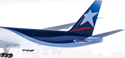 1:200 28CM Hogan LAN CARGO BOEING 787-8 Airfreighter ABS Plastic Aircraft Model