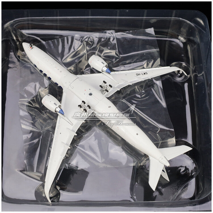 1:400 JC Wings FINNAIR AIRBUS A350-900 Flap Down Passenger Plane Diecast Model