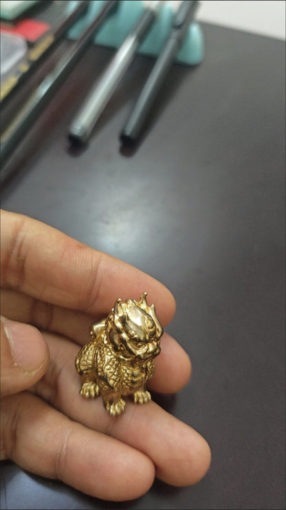Brass Kylin Statue Desktop Ornament Study Paperweight Tea Pet Wenwan Hand Piece