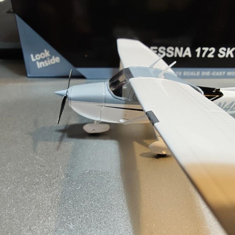 1:72 GeminiJets Cessna 172M Skyhawk N46418 Diecast Aircraft Model