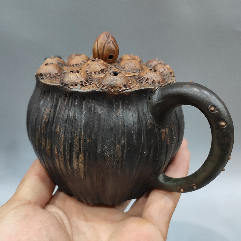 Chinese Yixing Zisha Clay Handmade Exquisite Teapot （莲心壶 底款：蒋蓉）