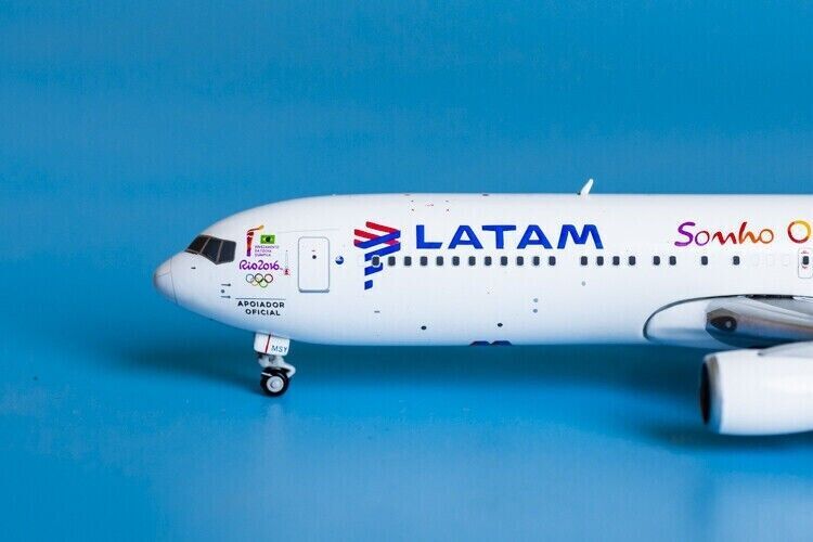 1:400 JC Wings LATAM BOEING 767-300ER Passenger Airplane Diecast Aircraft Model