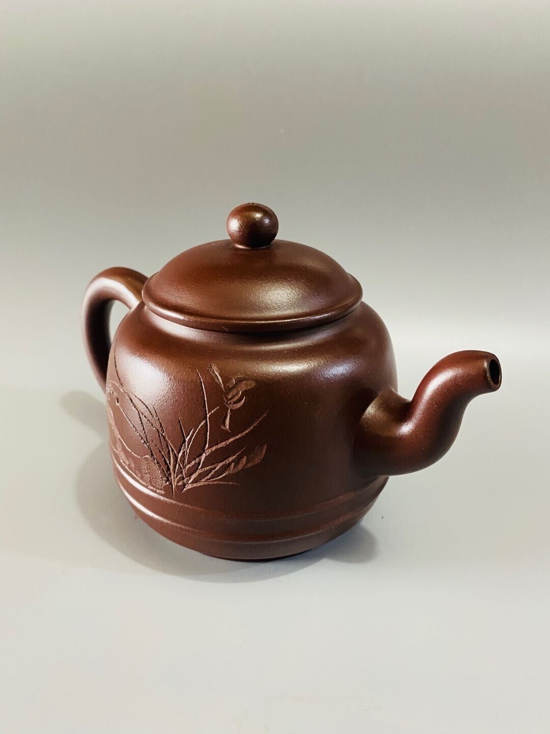 l-0Chinese Yixing Zisha Clay Handmade Exquisite Teapot （温其如玉刻绘壶 底款：顾景舟）