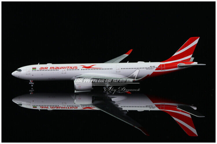 1:400 JC Wings Air Mauritius AIRBUS A350-900NEO Passenger Airplane Diecast Model