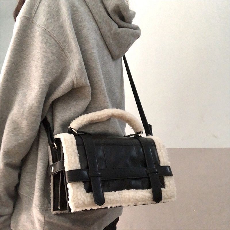 Handbag Shoulder Bag Synthetic Leather Padded Crossbody Messenger Bag 26*16*9 CM