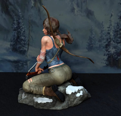 1/24 resin figures model Injured Laura Unassembled unpainted