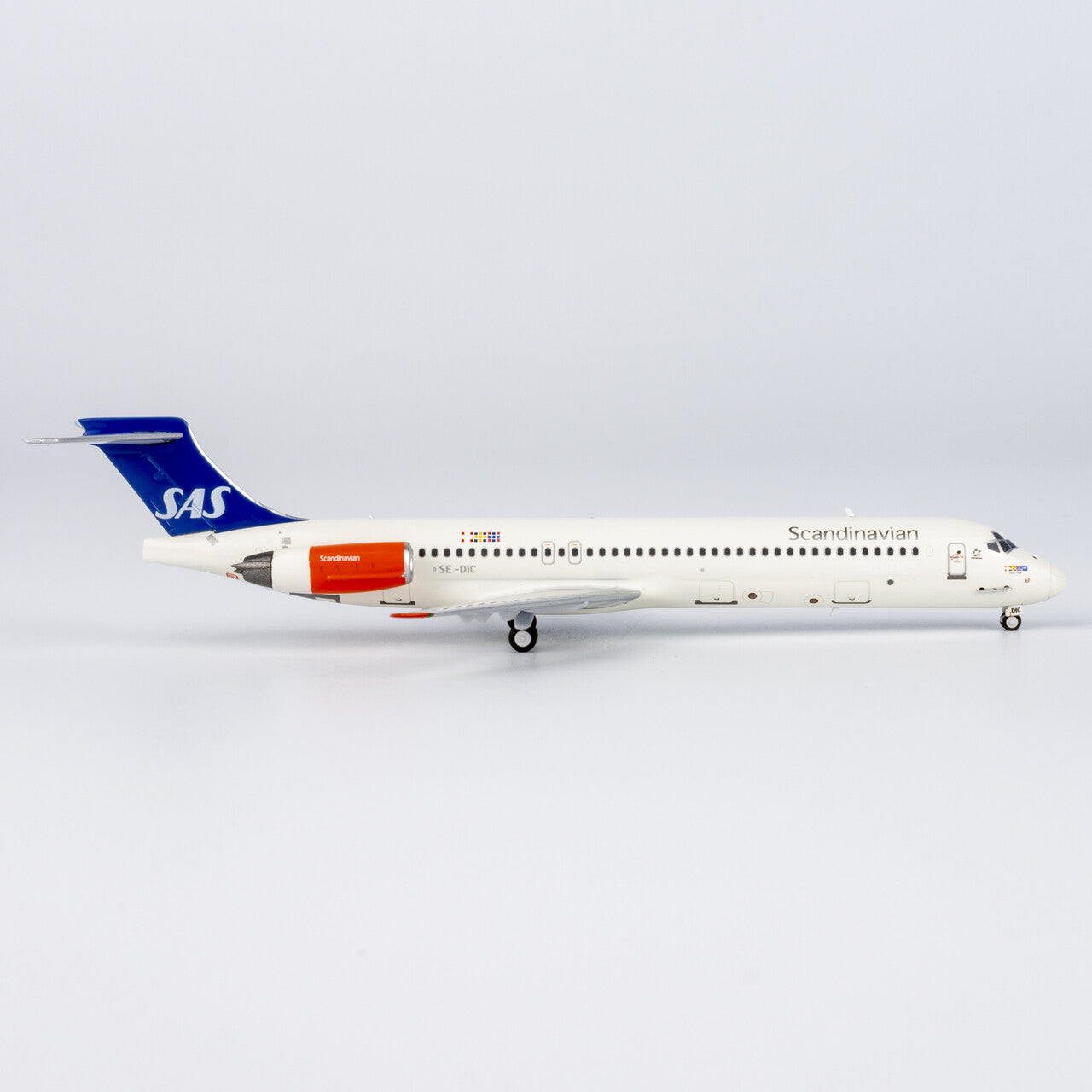 1:400 NG Models SAS McDonnell Douglas MD-87 Airplane Diecast Aircraft Model
