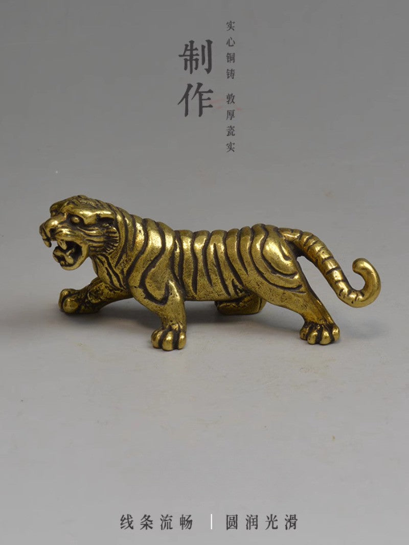 8.3CM Solid Copper Retro Tiger Ornament Press Paper Pen Holder Tea Pet