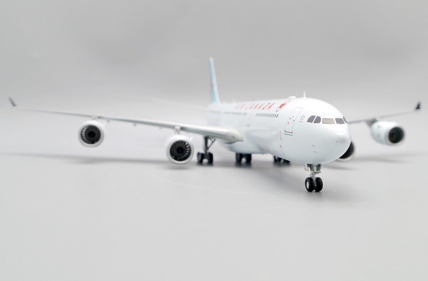 1:200 34CM JC WINGS Air Canada AIRBUS A340-500 Airplane Diecast Aircraft Model