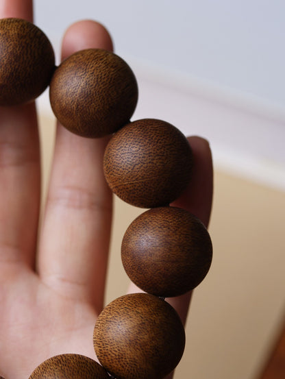 20mm Chinese Natural Eaglewood Handmade Exquisite Bracelets 31307