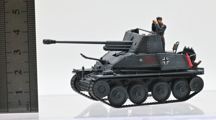 1/72 German Weasel 3 Ⅲ Self-Propelled Anti-Tank Gun +2pcs Soldier Finished Model