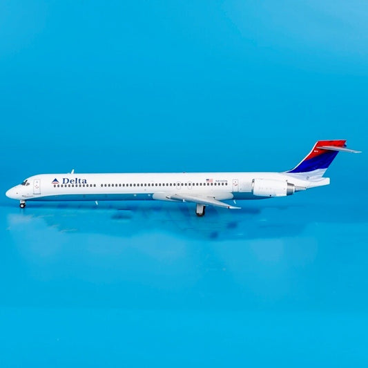 1:200 GeminiJets Delta Airlines McDonnell Douglas MD-90 Diecast Aircraft Model