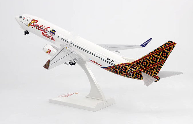 32CM 1:130 Risesoon Batik Air Malaysia Boeing 737-900 Airplane ABS Plastic Model
