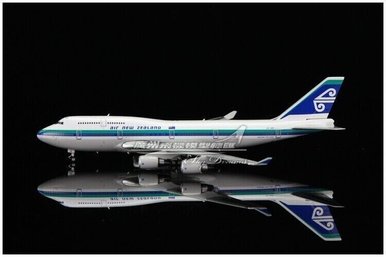 1:400 Phoenix AIR NEW ZEALAND BOEING 747-400 Passenger Airplane Diecast Model