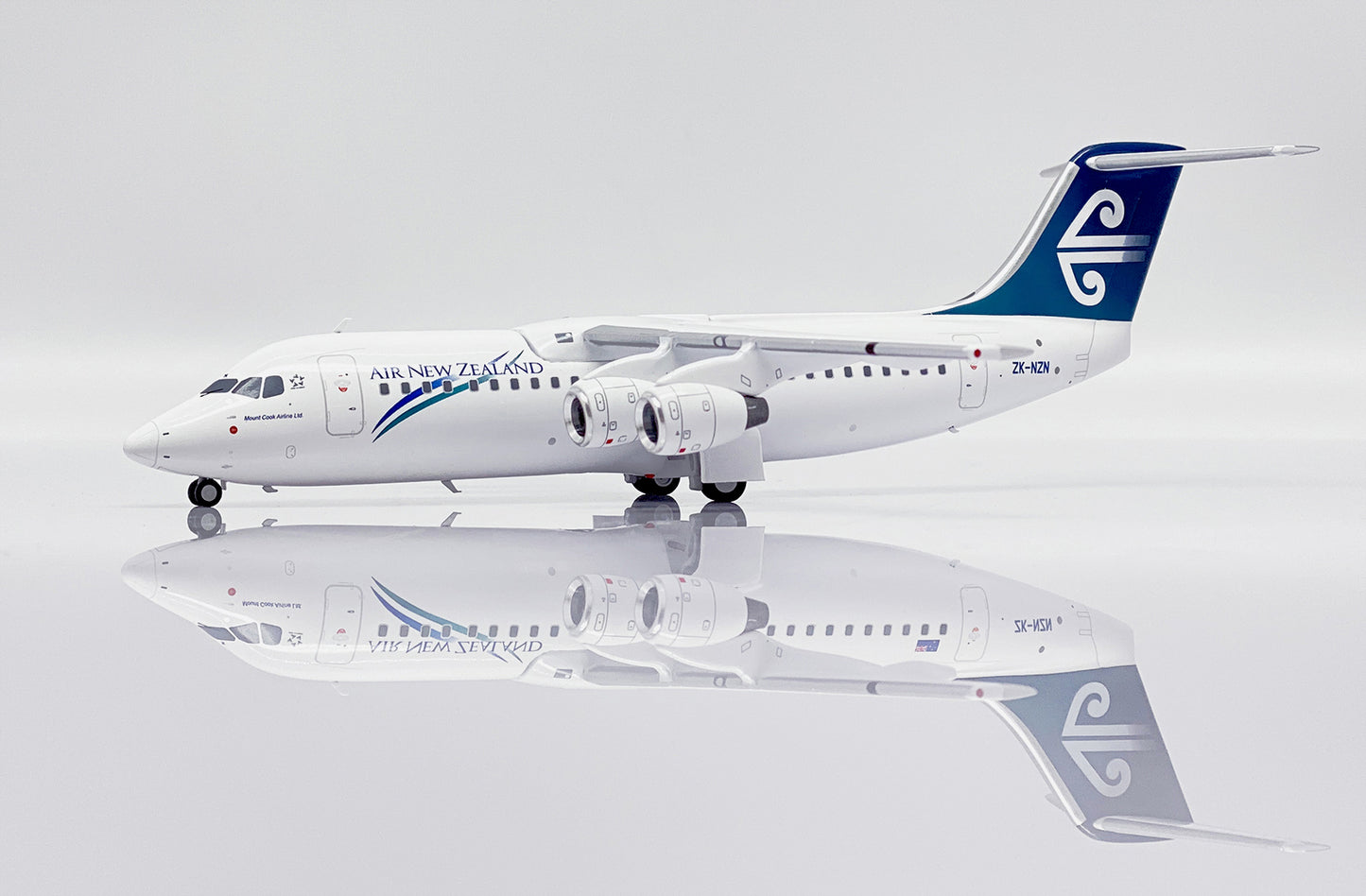 1:200 JC Wings Air New Zealand Aerospace BAe 146-300 Airplane Diecast Model