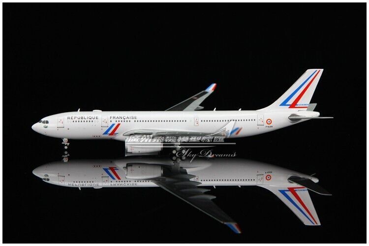1:400 JC Wings France Air Force AIRBUS A330-200 Passenger Airplane Diecast Model