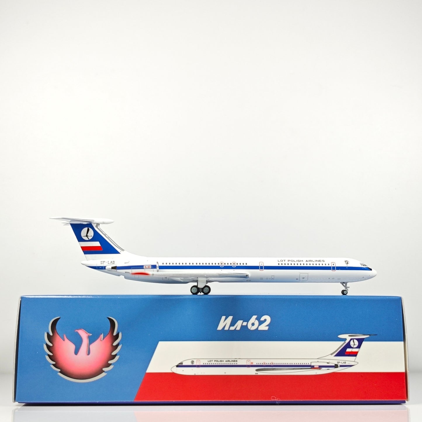 1:400 Phoenix LOT Ilyushin IL-62 SP-LAB Airplane Diecast Aircraft Plane Model