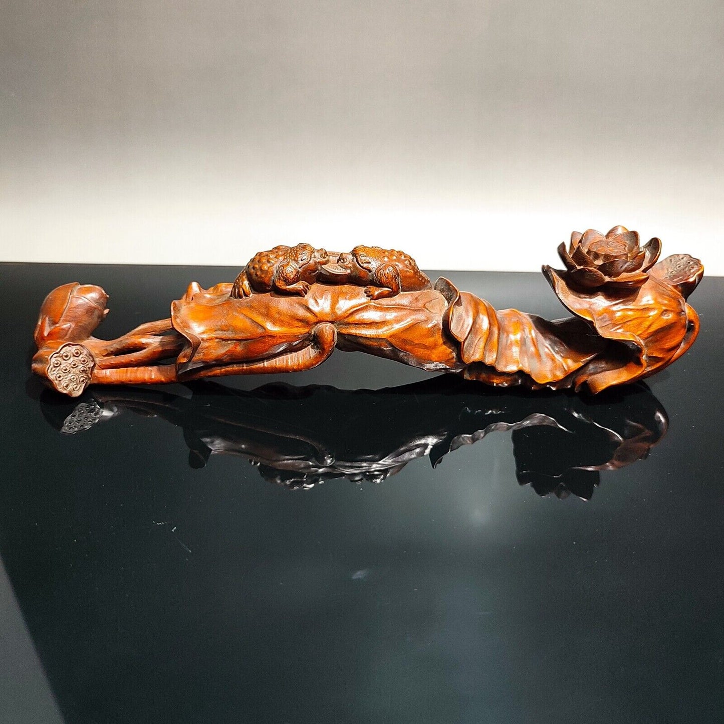 chinese antique Boxwood wooden statue carvings gifts Golden Toad lotus sculpture