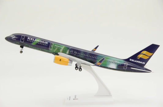 1:150 32CM RISESOON ICELANDAIR BOEING 757-200 Passenger Plane ABS Plastic Model