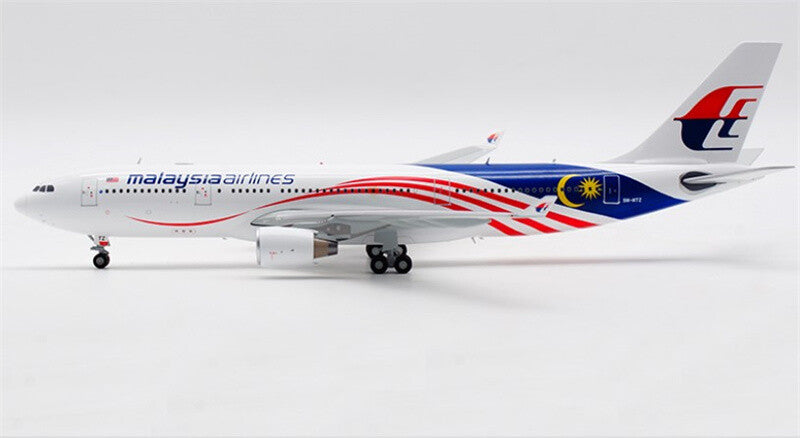 JC Wings Malaysia Airlines A330-200 9M-MTZ 1:200 DIECAST plane Pre-builded Model