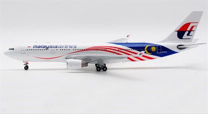 JC Wings Malaysia Airlines A330-200 9M-MTZ 1:200 DIECAST plane Pre-builded Model