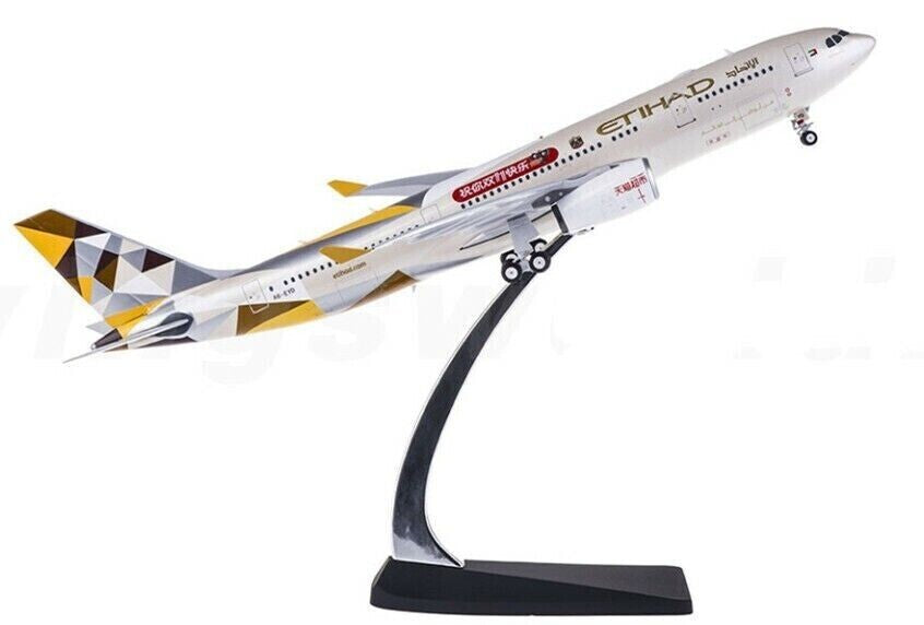 1:200 30CM Phoenix ETIHAD AIRWAYS AIRBUS A330-200 Passenger Plane Diecast Model