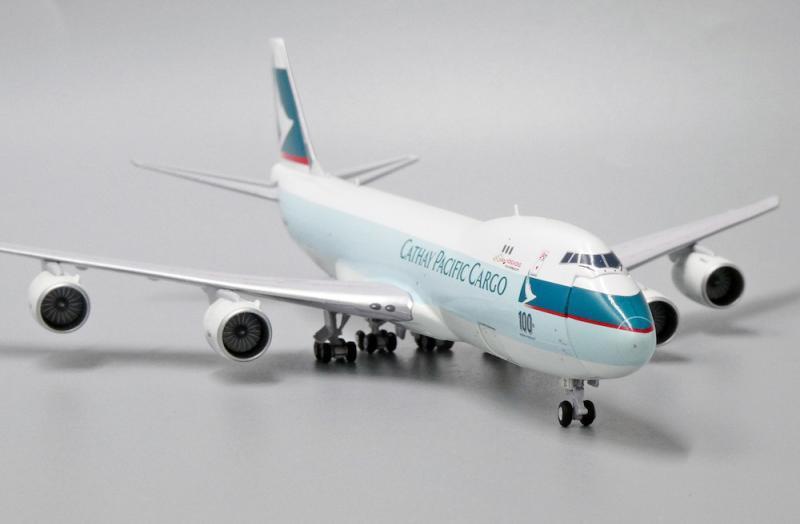 1:400 JC Wings CATHAY PACIFIC BOEING B747-8F Passenger Airplane Diecast Model