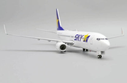 1:200 JC Wings SKYMARK BOEING B737-800 Passenger Airplane Diecast Aircraft Model