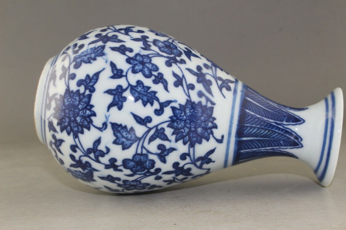RARE BLUE AND WHITE PORCELAIN FLOWER VASE OF CHINESE ANTIQUE
