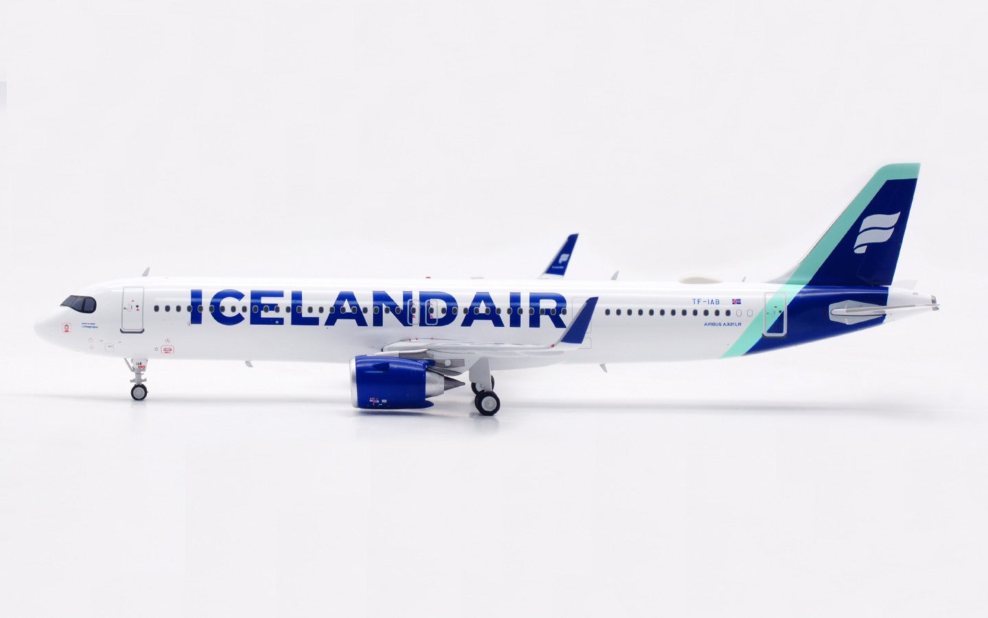 1:200 InFlight ICELANDAIR A321NEO Passenger Airplane Diecast Aircraft Model