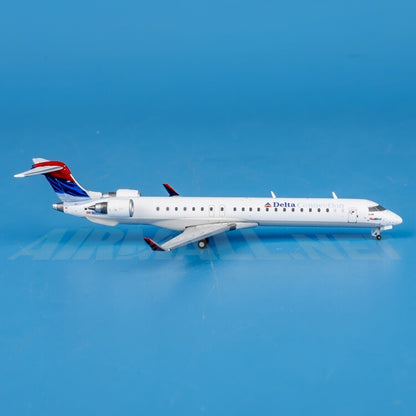 1:400 GeminiJets Delta Connection Plane CRJ-900ER Diecast Aircraft Model